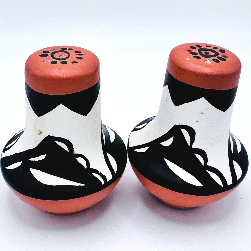 Southwestern Style Pottery‎ Salt & Pepper Shakers Set Red Black White Tribal